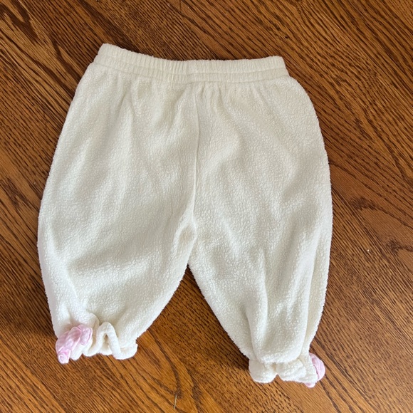 ▫️CRÈME DE LA CRÈME: Girl size 3 months, fuzzy pullover & sweatpants set▫️ - Picture 12 of 12